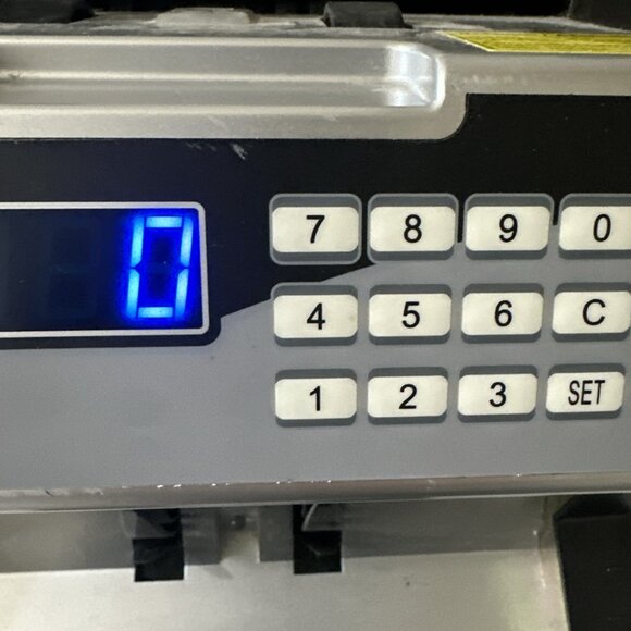 Royal Sovereign RBC-3200-CA Paper & Polymer Electric Bill Counter Cash Money - Picture 7 of 16